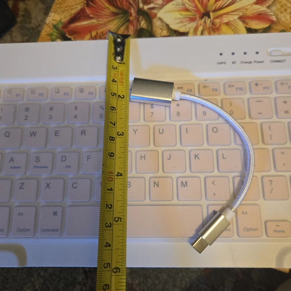 Bluetooth Keuboard For Cell Phones Or Tablets Comes With USB Cord Pink And White